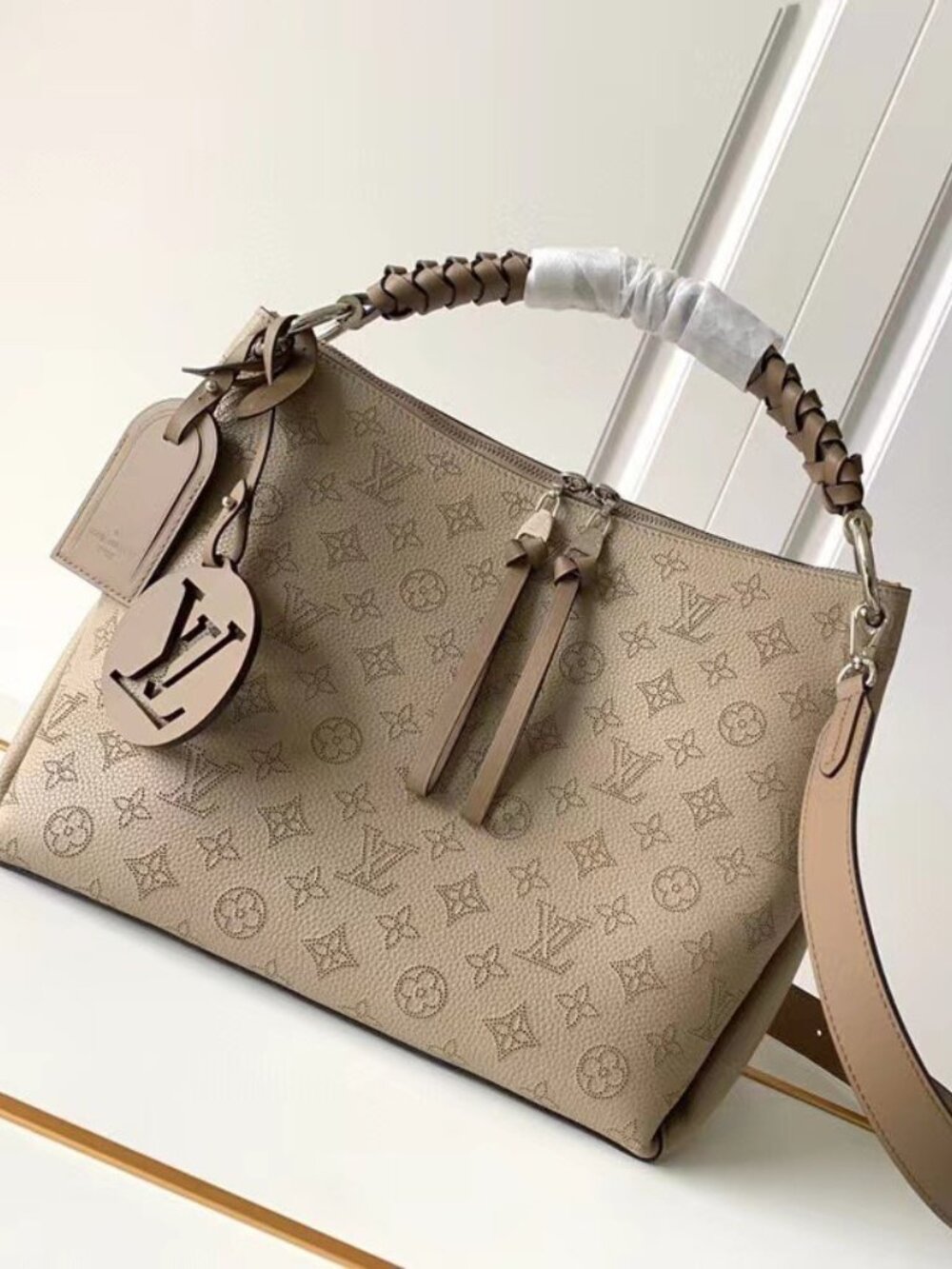 💖Louis Vuitton perforated handbag Backpack satchel